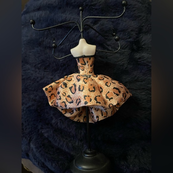 Leopard dress jewelry stand - Picture 2 of 2